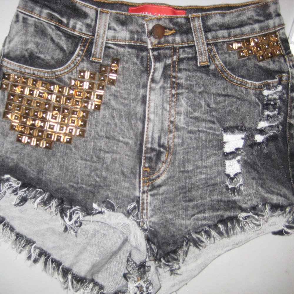 AKIRA CHICAGO SHORTS